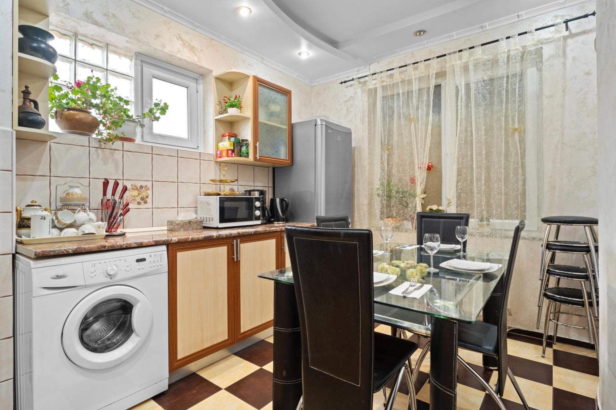 Luxurious Villa With Lush Garden And Huge Terrace Near Herastrau Park Bukares Bagian luar foto