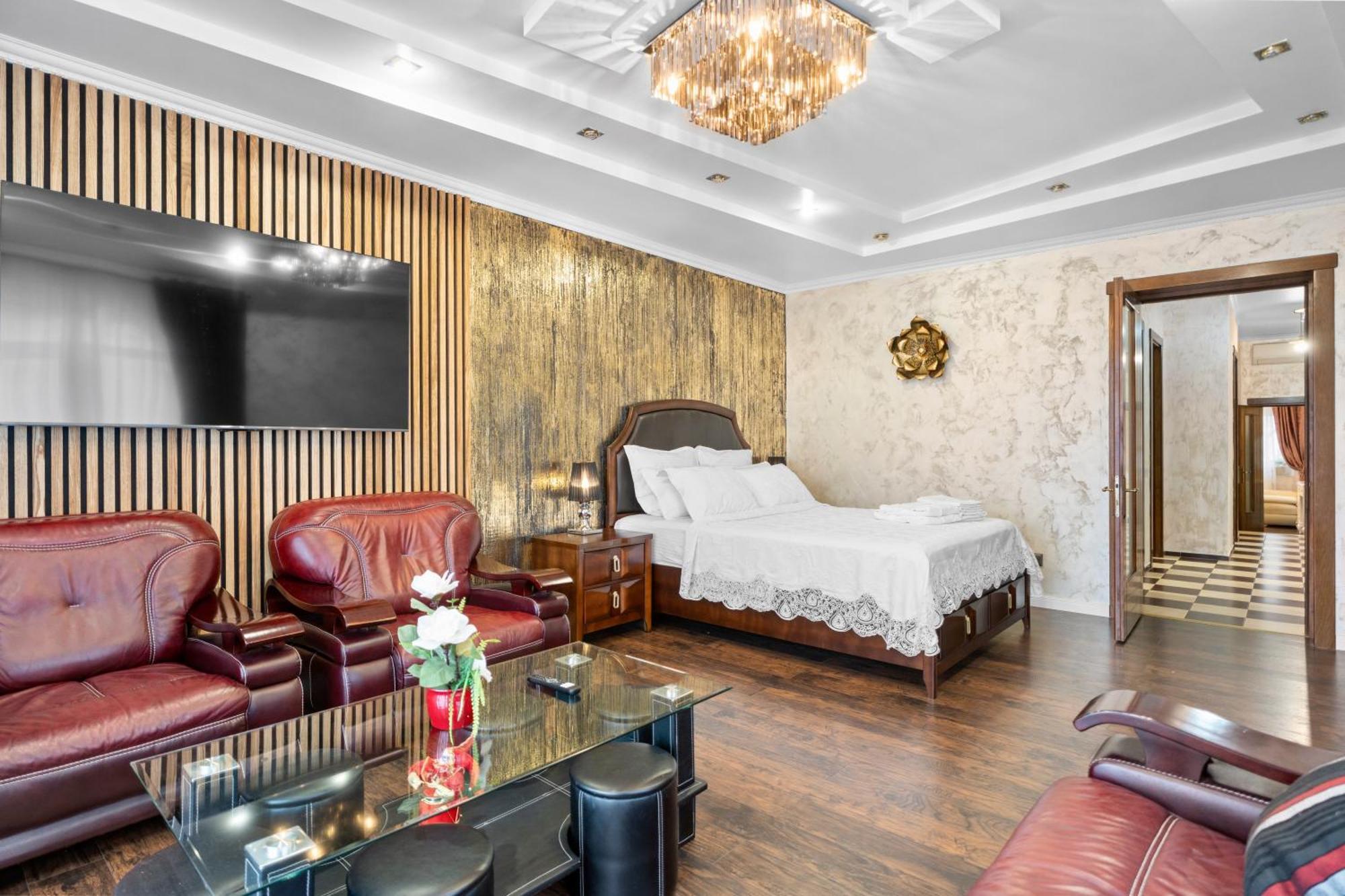 Luxurious Villa With Lush Garden And Huge Terrace Near Herastrau Park Bukares Bagian luar foto
